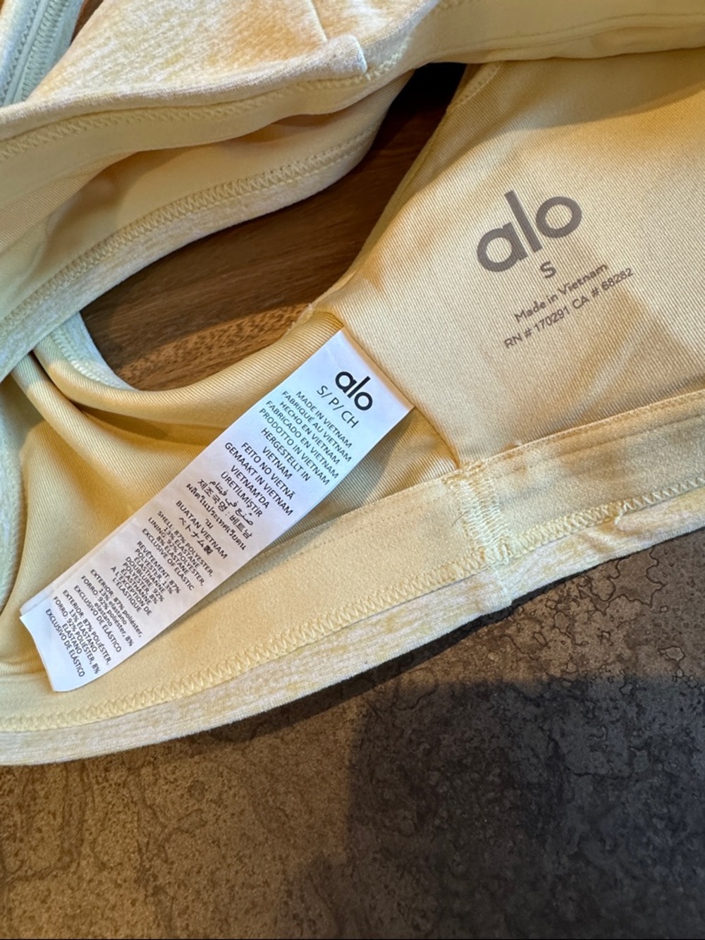 ALO Yoga Alosoft Center Stage Bra Warm Butter Yellow S - Picture 6 of 6